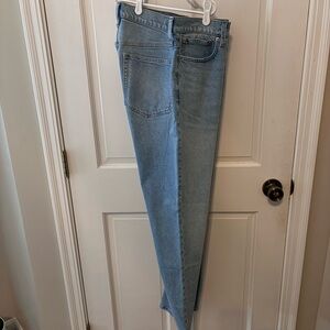 J crew slim straight jean in size 32. Light wash. Women’s.
